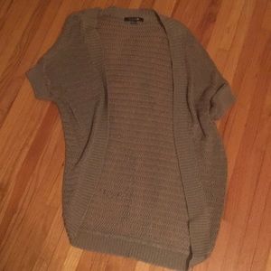 Short sleeve knitted shrug